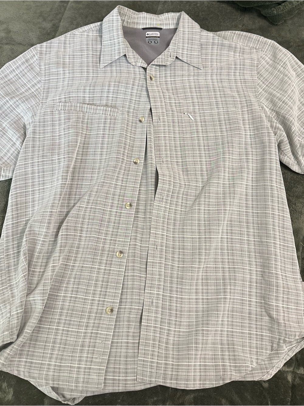Columbia Men’s Gray Plaid Short-Sleeve Button-Down Shirt